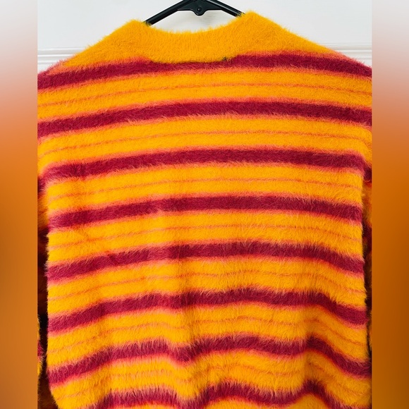 Levis fuzzy sweater (Multiple sizes) - Picture 8 of 12